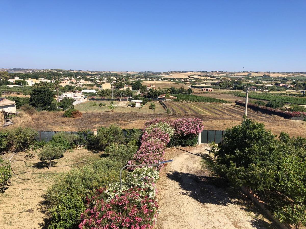 Charming Apartment Menfi Sea View Buitenkant foto